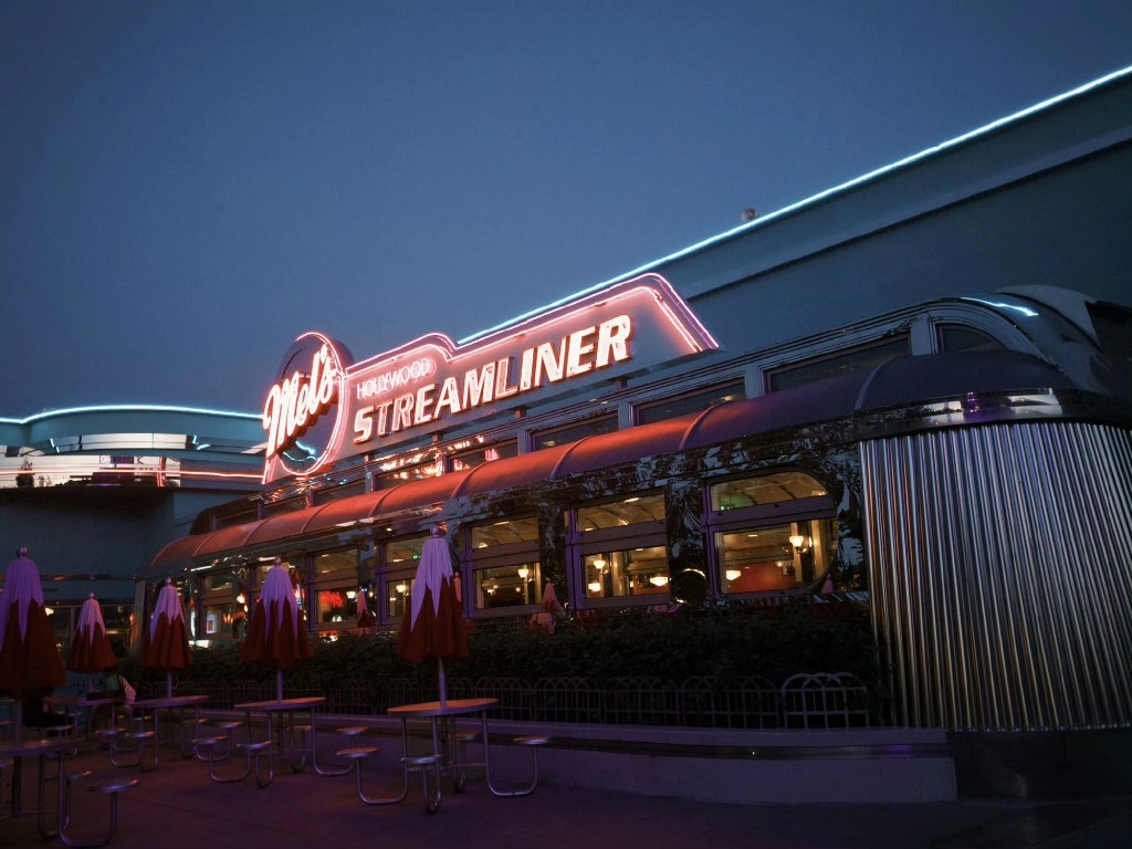 Contact preview right